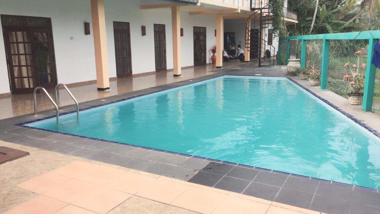 Royal Ace Unawatuna Exterior photo