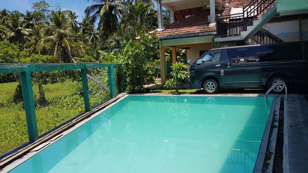 Royal Ace Unawatuna Exterior photo