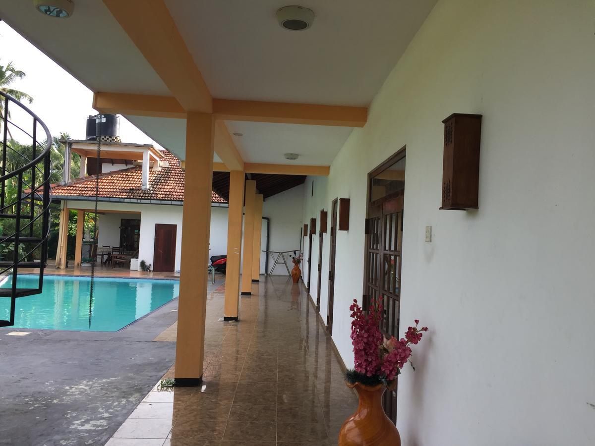 Royal Ace Unawatuna Exterior photo